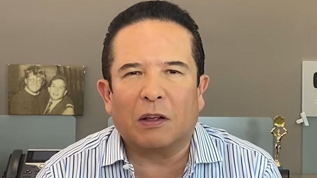 记者揭露庞乔·德·尼里斯，并威胁揭露骗局