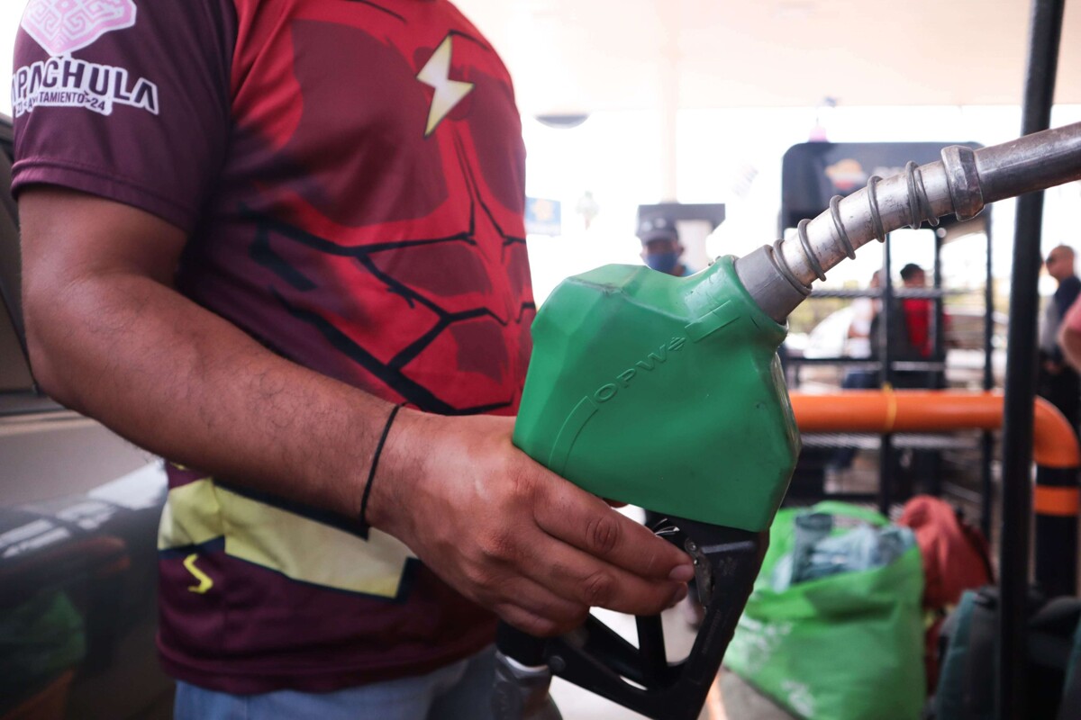 Gasoline Prices Surge in Mexico Amid Inflation Rise