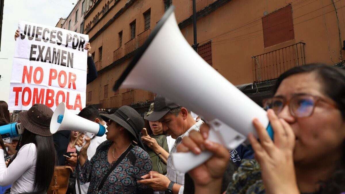Судебные работники продолжают общенациональную забастовку против действий Сената