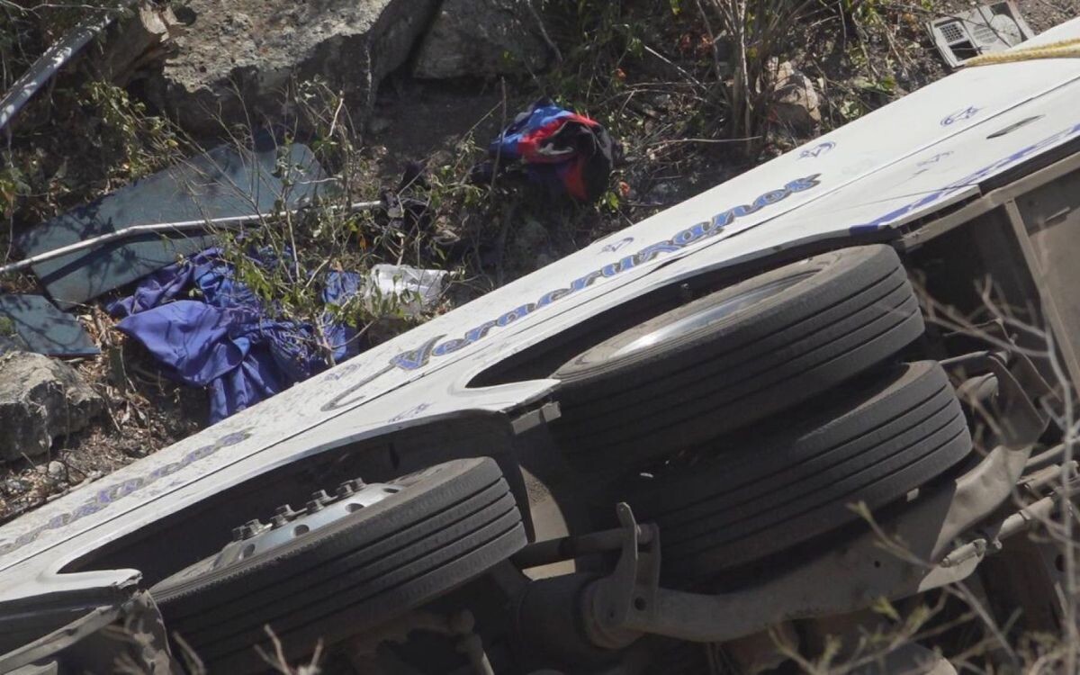 Tragic Bus Accident in Oaxaca: 18 Dead