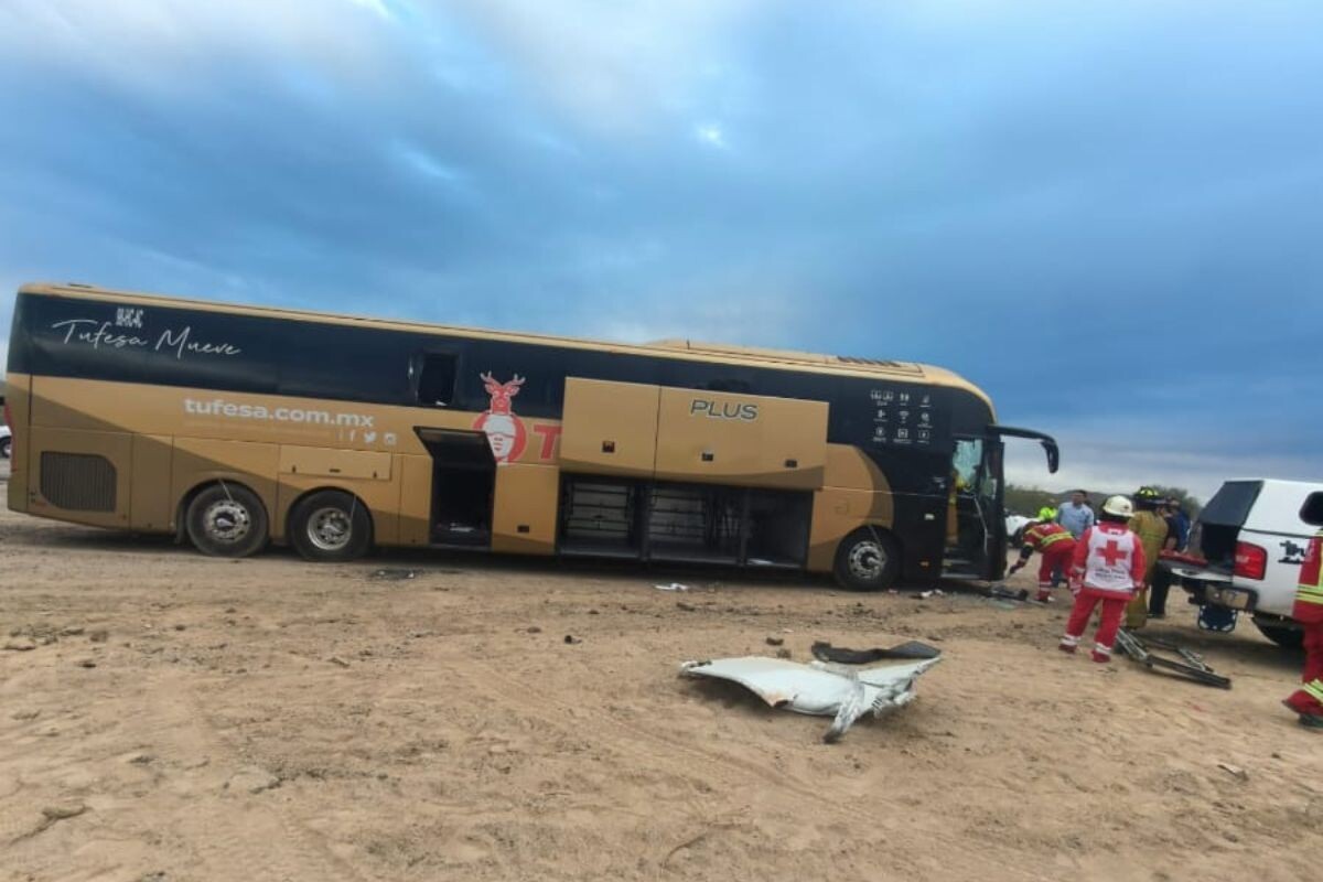 墨西哥发生公交车与卡车相撞事故致5死25伤