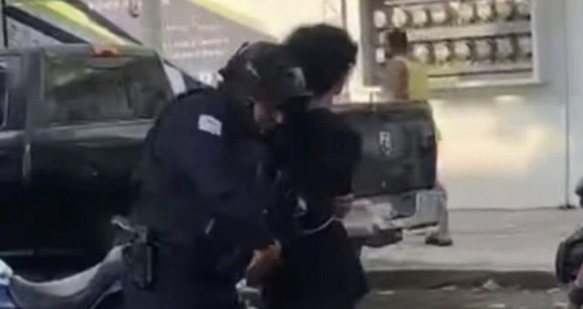 Teen Shoots Two Teachers in Mexico