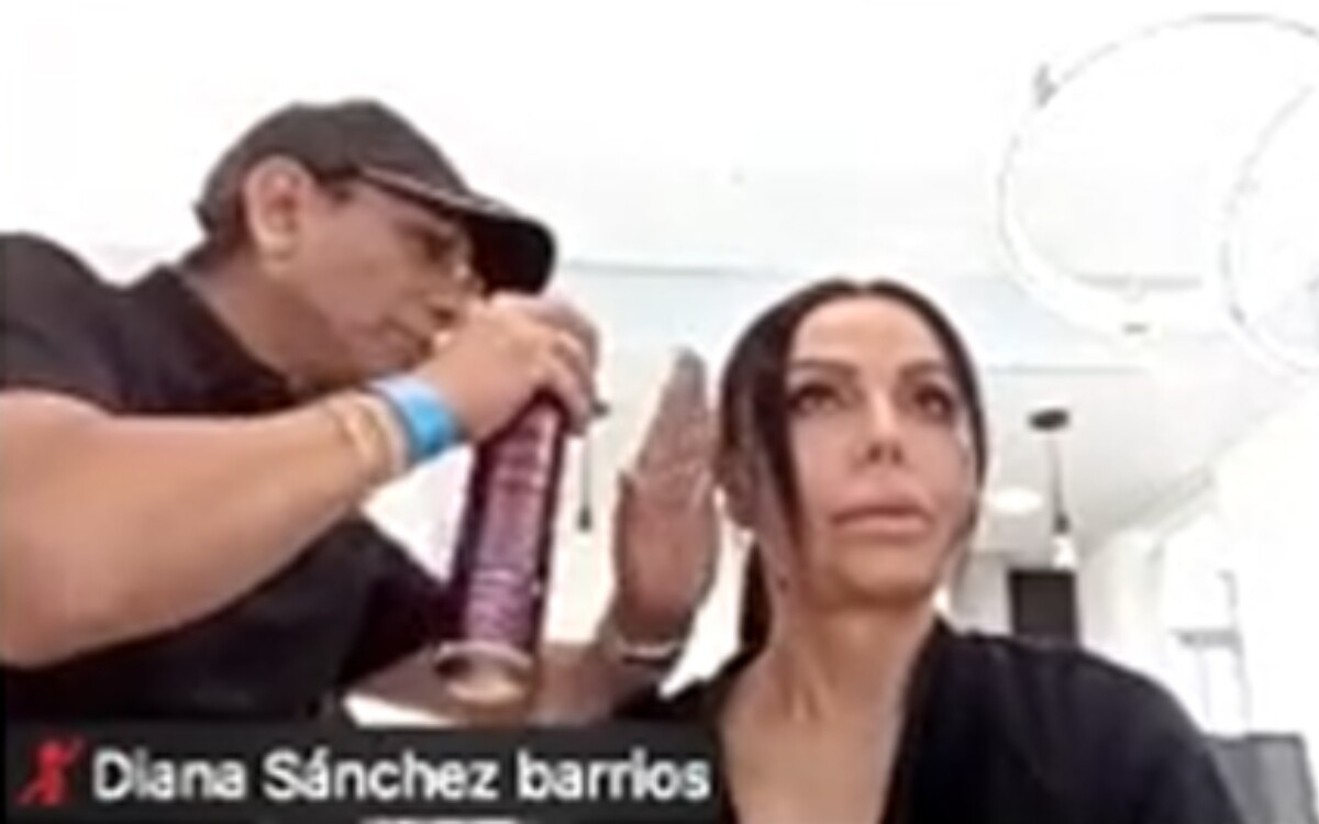 Mexico City Deputy Attends Session From a Beauty Salon