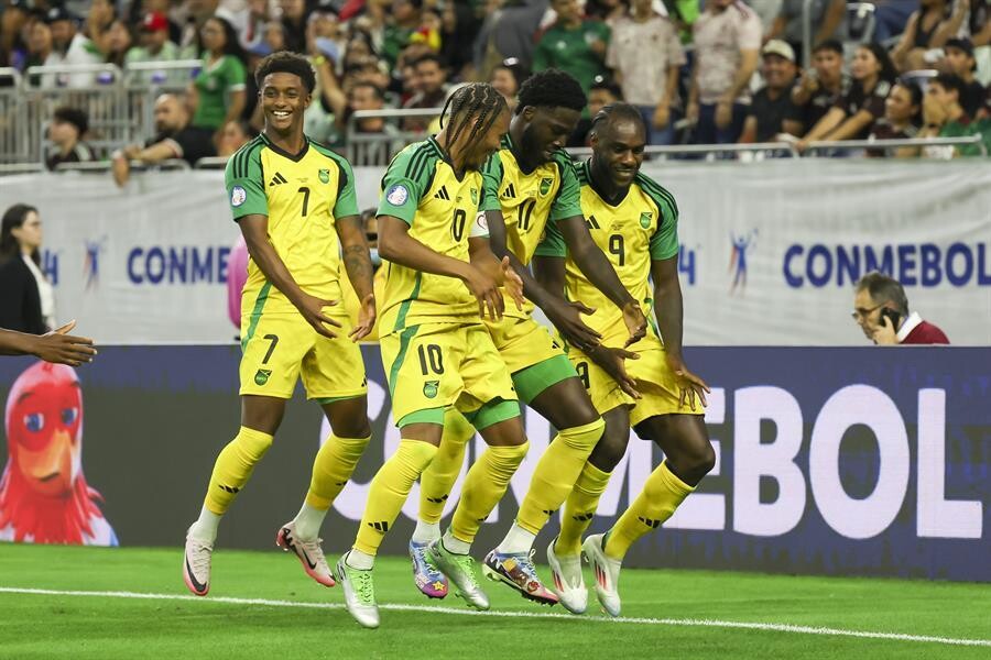 Мексика побеждает Ямайку 1-0 в матче Кубка Америки