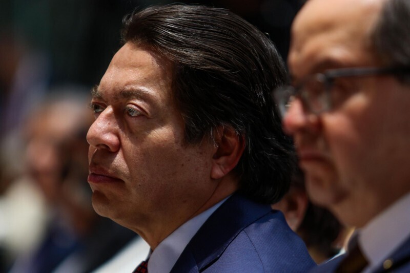 卡莫纳阴影笼罩墨西哥教育部长