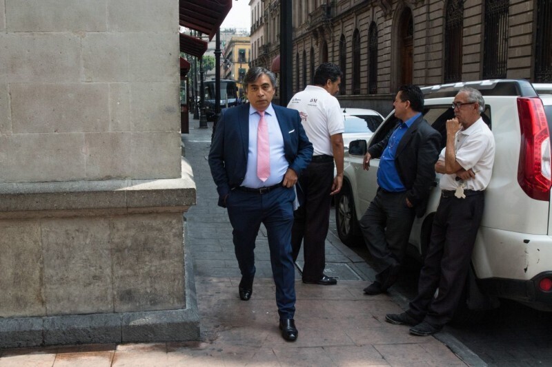 谢雷的书籍在墨西哥引发政治动荡