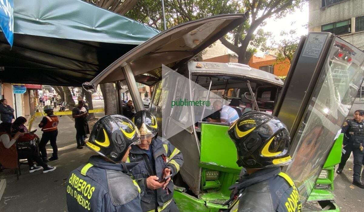 Minibus Accident in Mexico City Leaves Injured