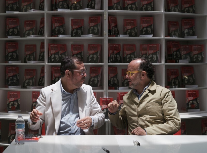 房地产丑闻：亲政府记者成为争议中心