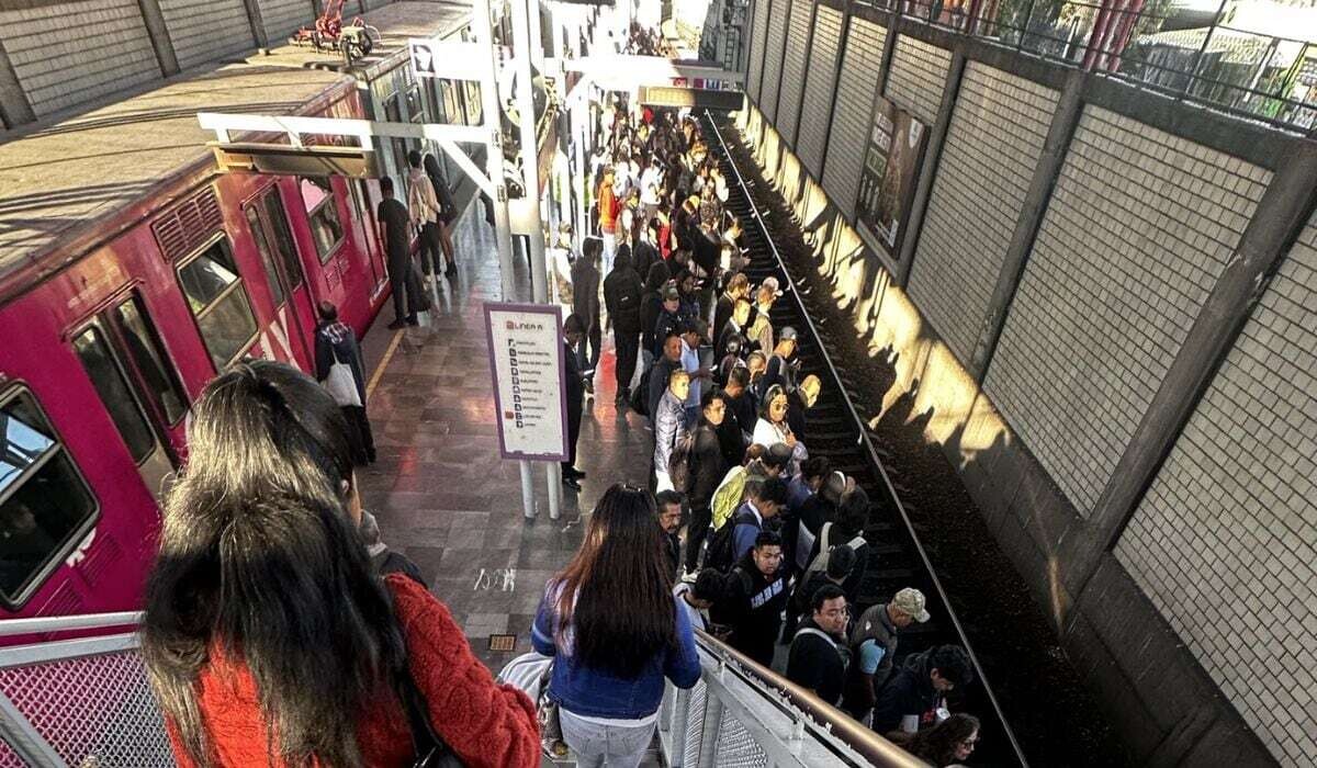 Mexico City Metro Faces Disruptions Over Possible Strike