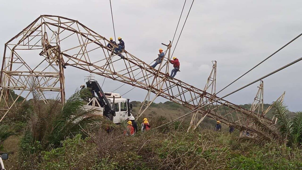 Strong Winds Impact Southeast Mexico