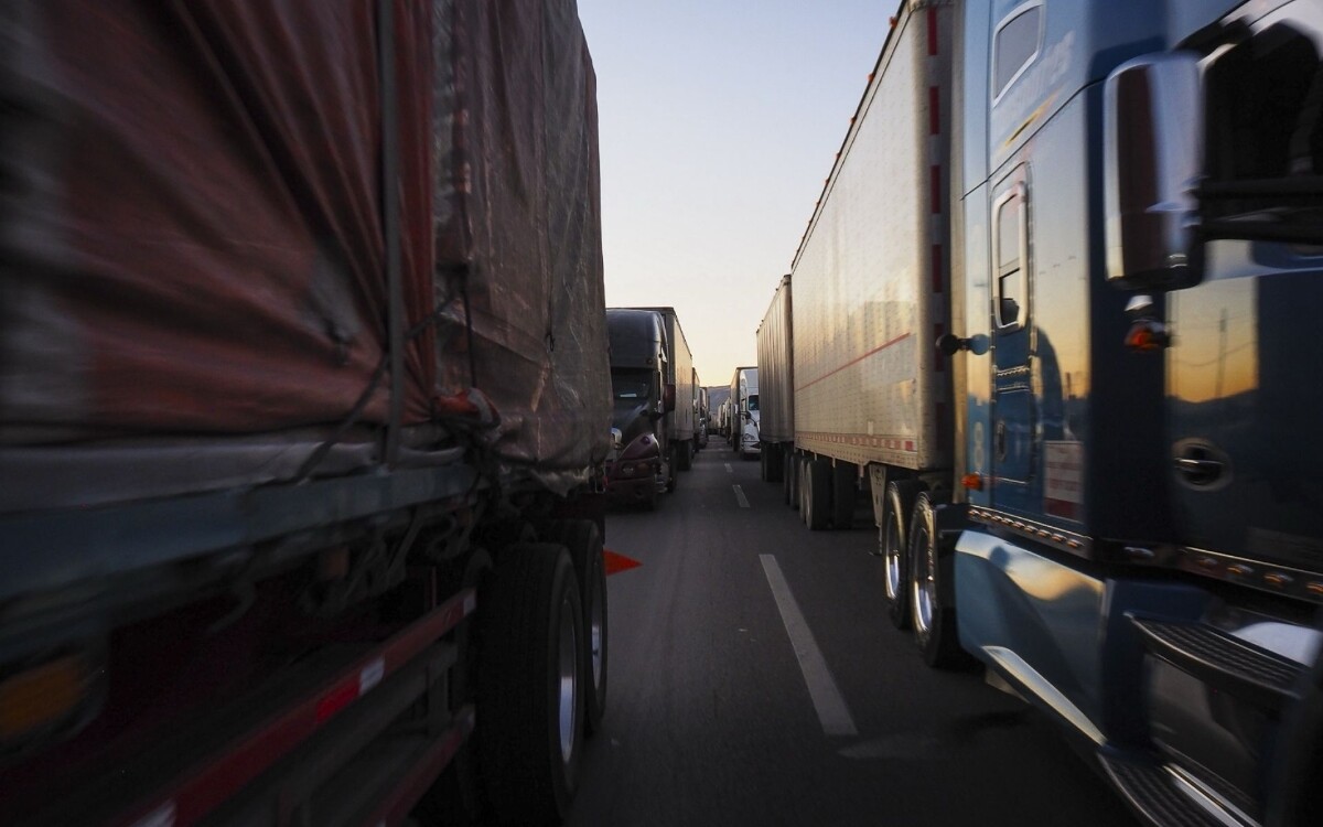 Mexican Transporters Condemn Road Blockades
