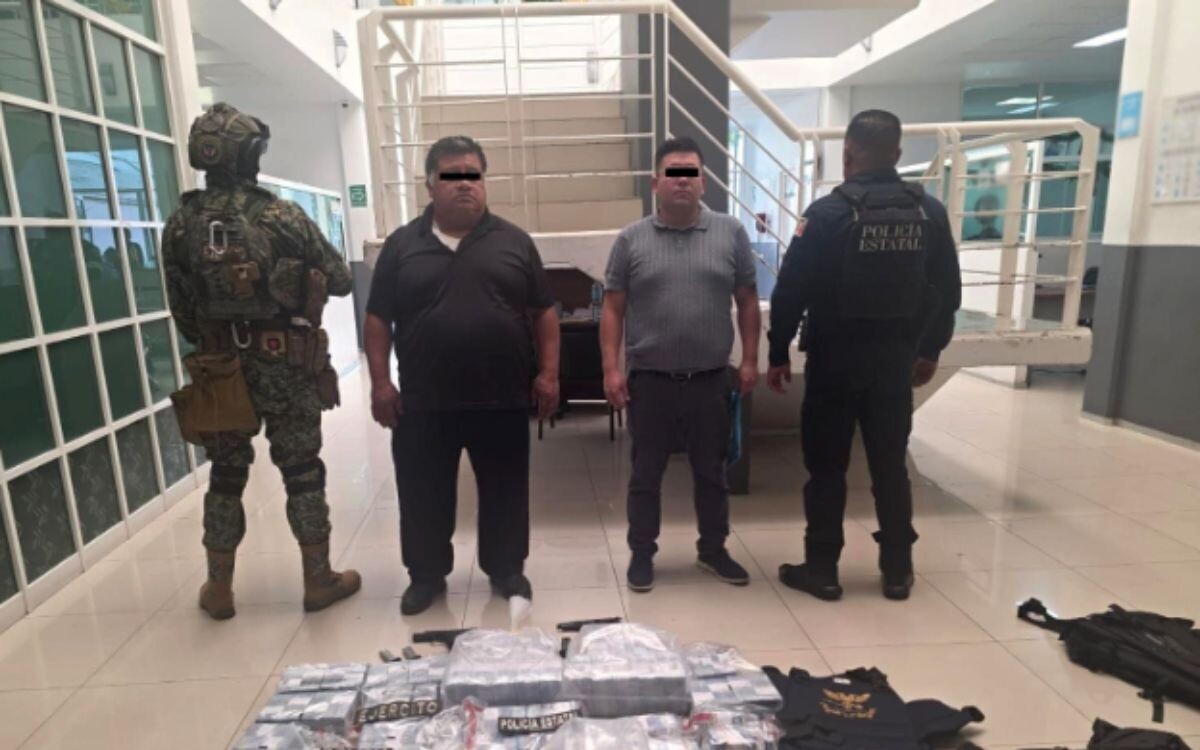 Two men arrested with weapons and 37 million pesos in Mexico
