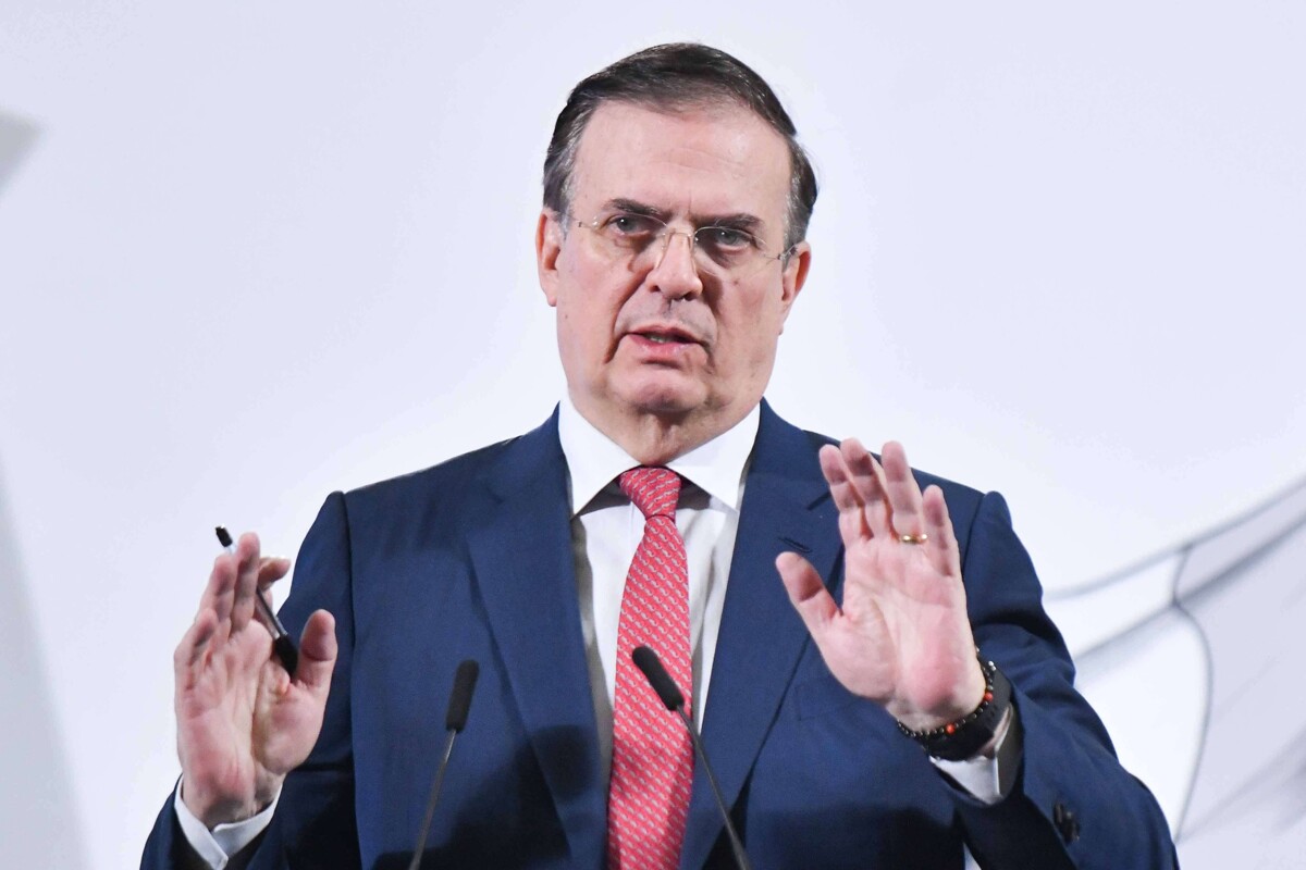 New Controversial Book on Marcelo Ebrard's Tenure Unveiled