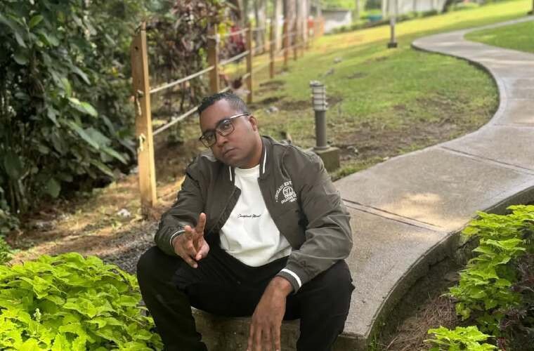 Podcast host's arrest sparks wave of social media reactions