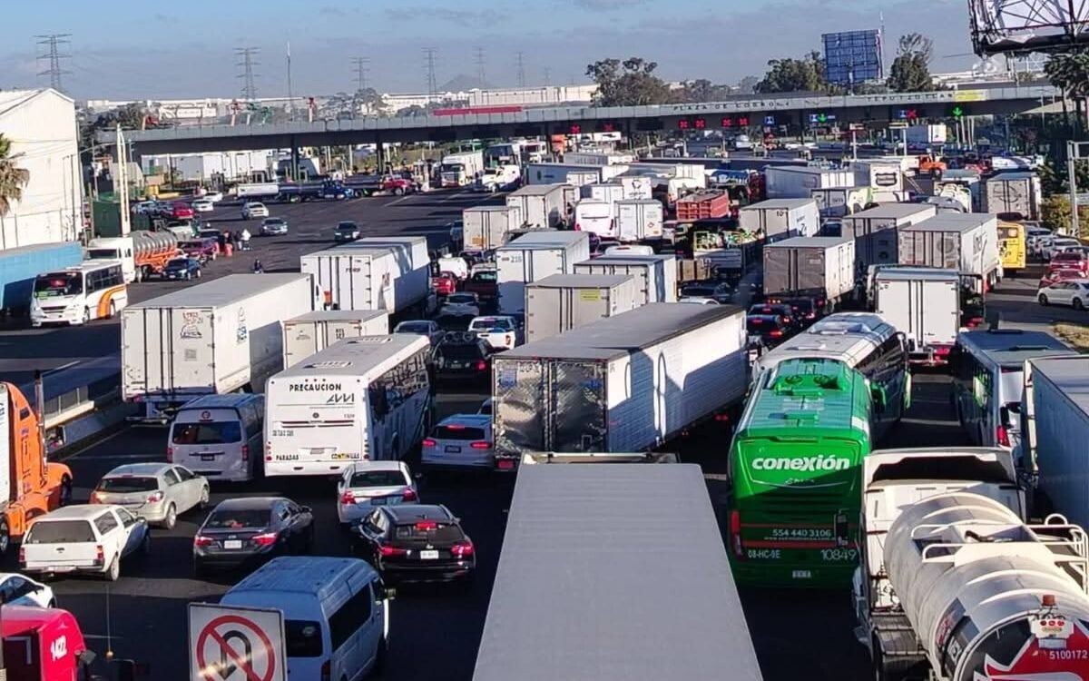 Truck Drivers Block Highway in Mexico