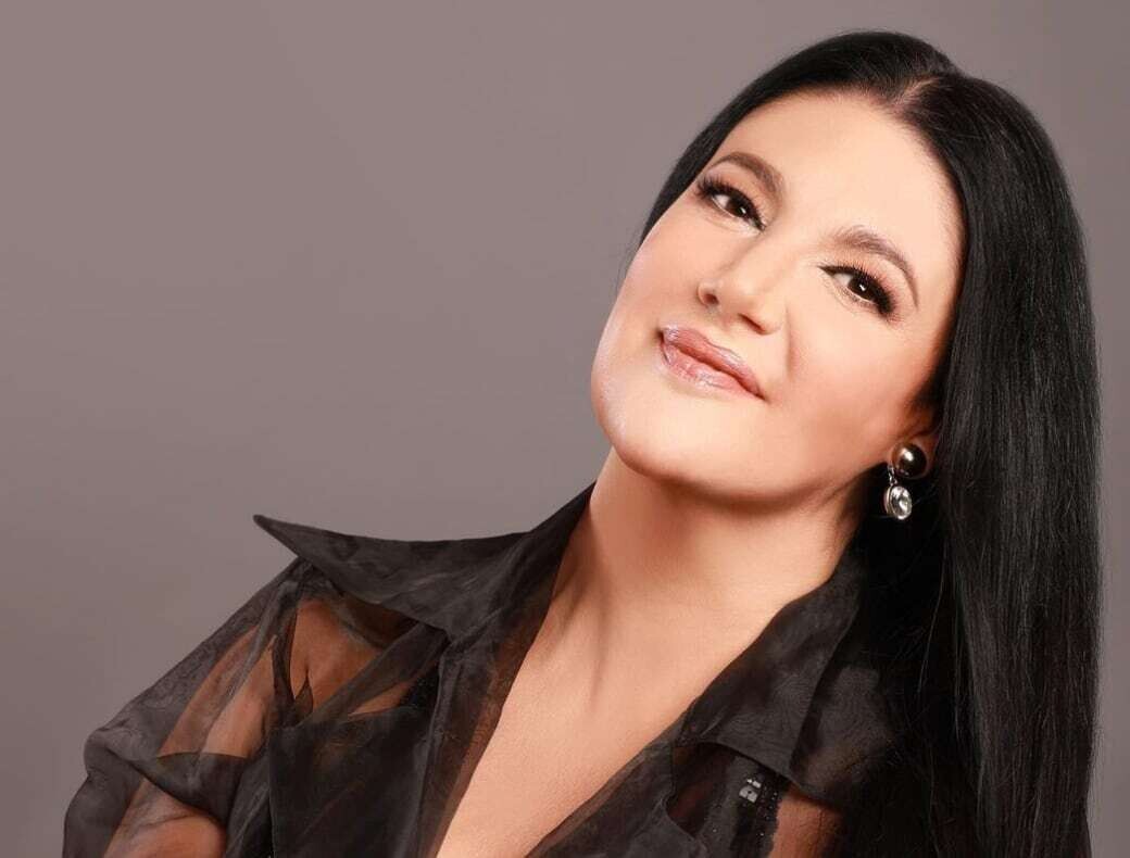 Alejandra Ávalos Talks About Bullying by Erika Buenfil