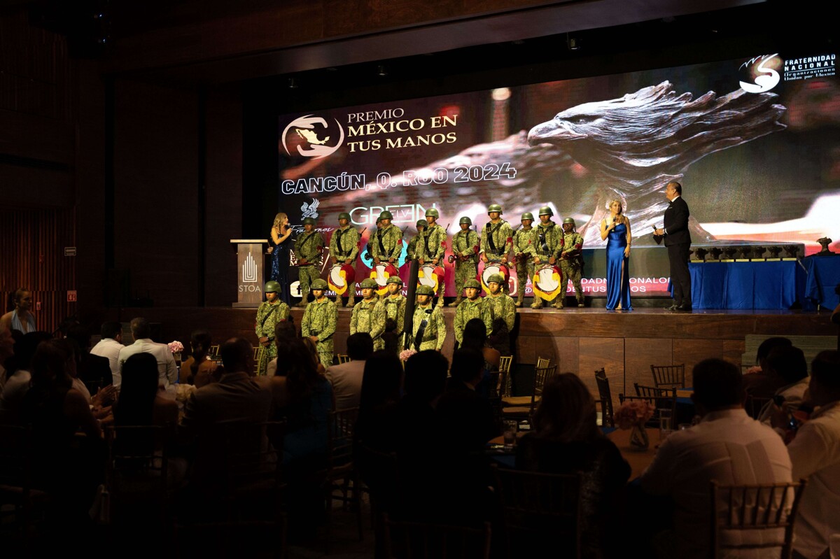Celebrating Excellence at 'Mexico en tus Manos' Award