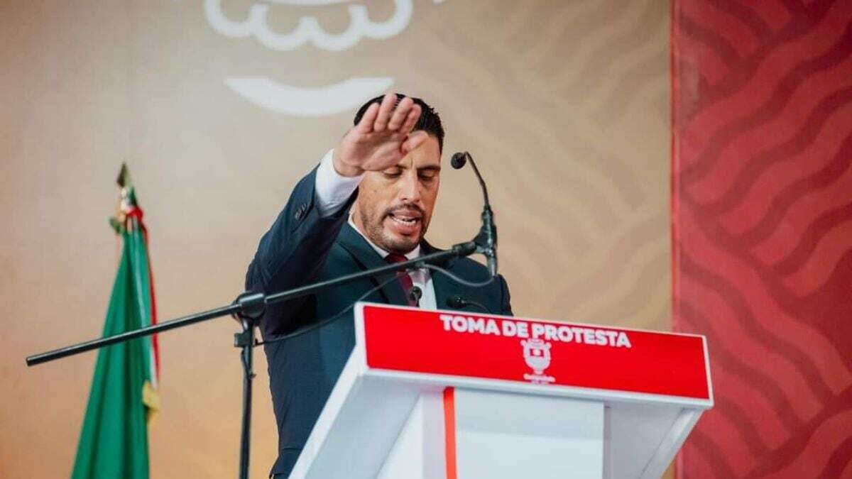 Густаво Айон вступил в должность мэра Компостелы
