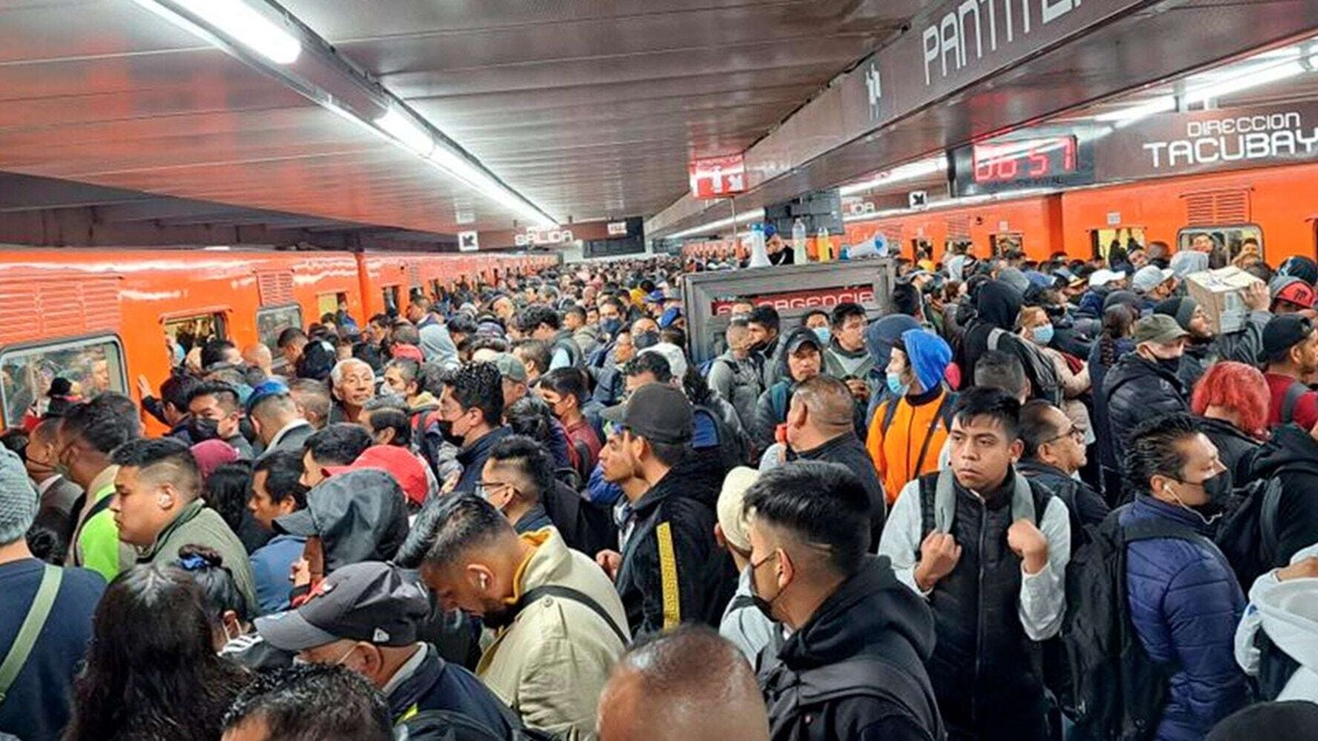 Metro CDMX Faces Major Delays and Crowding