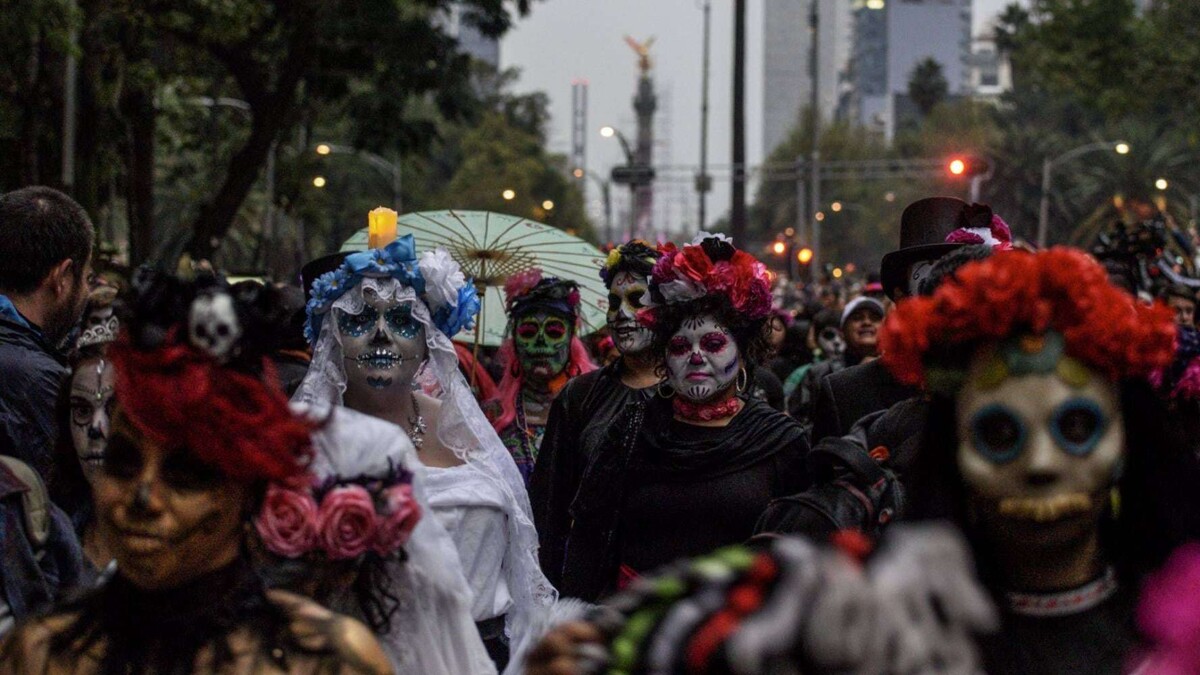 Mega Catrinas Parade in Mexico City