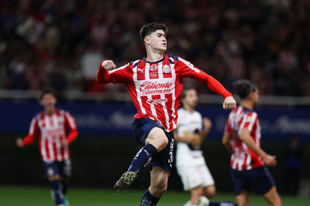 Chivas Rescues 2-2 Draw Against Pumas in Dramatic Match