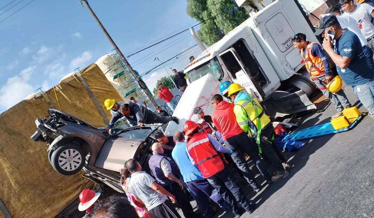 Multiple Vehicle Accident on Mexico-Puebla Highway