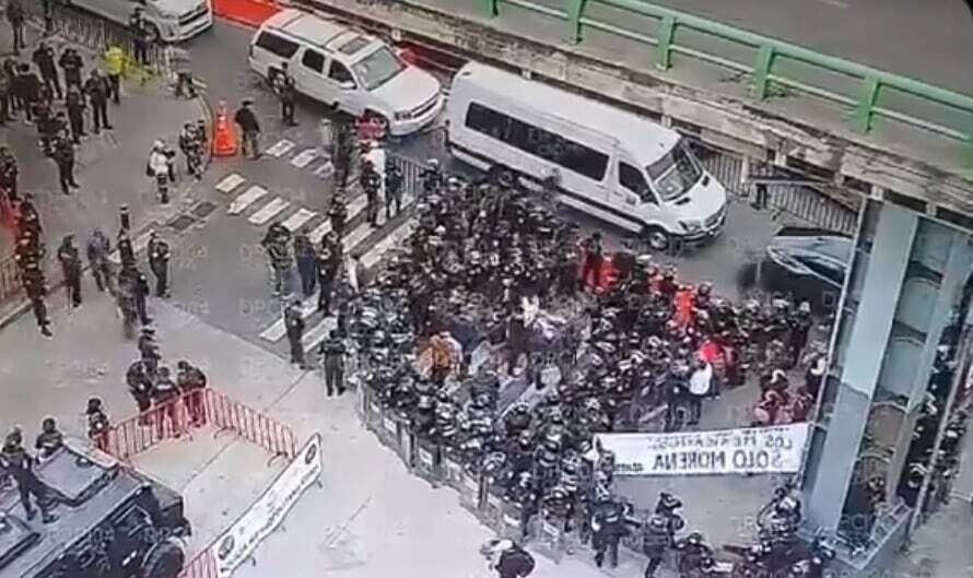 Repression in Mexico City during judicial protest