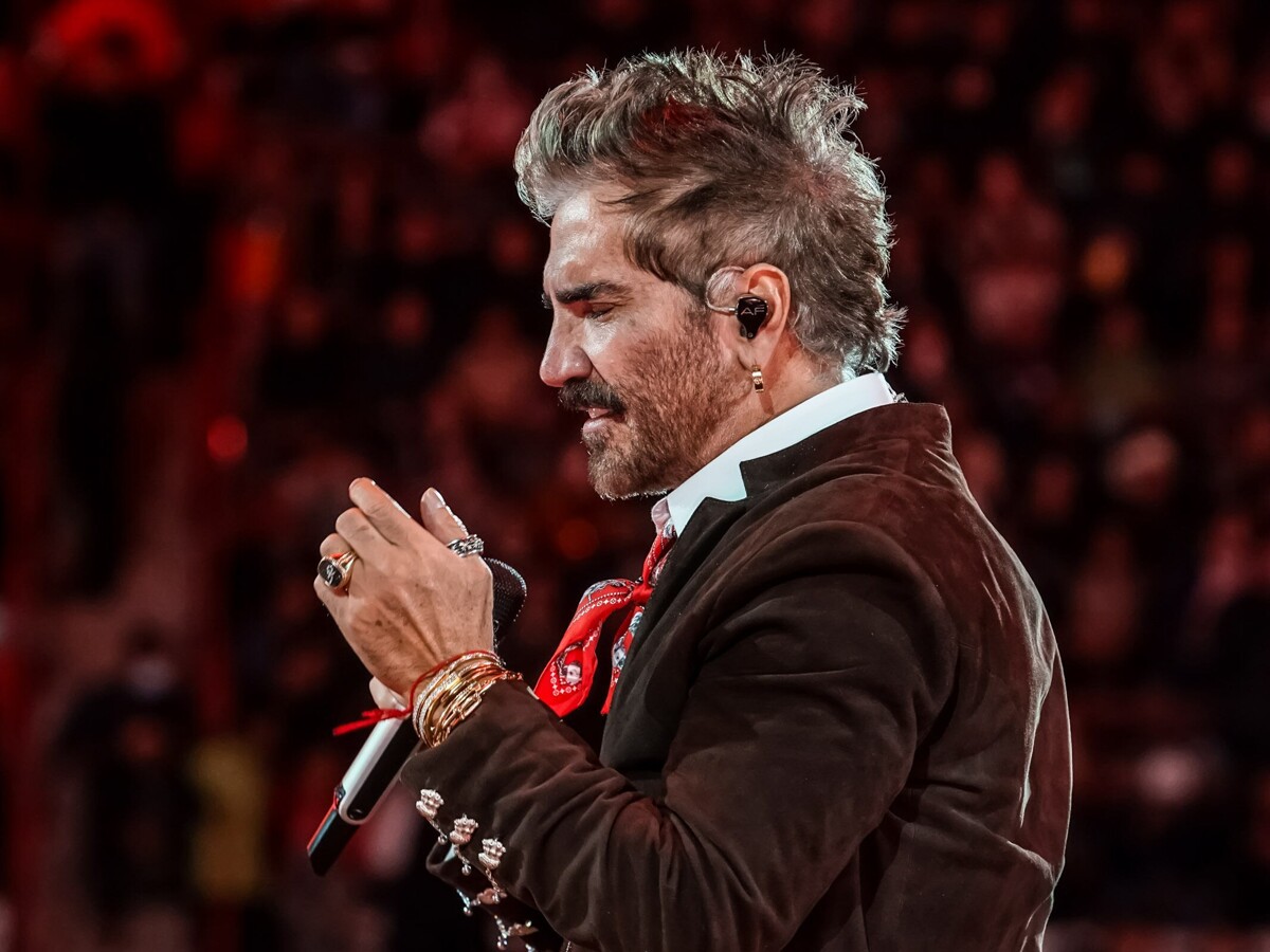 Alejandro Fernández Tops Billboard Regional Chart