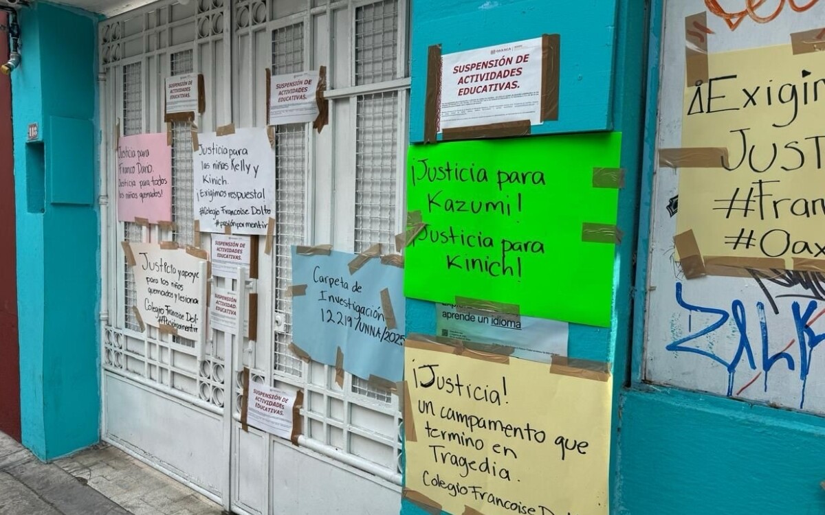 Parents Demand Justice for Injured Students in Oaxaca