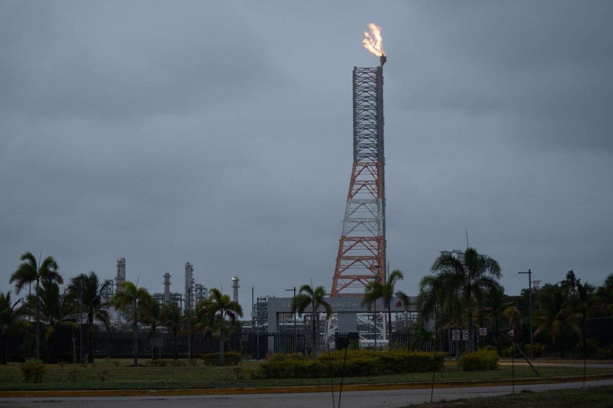 Incendio en la refinería de Dos Bocas: se inicia investigación