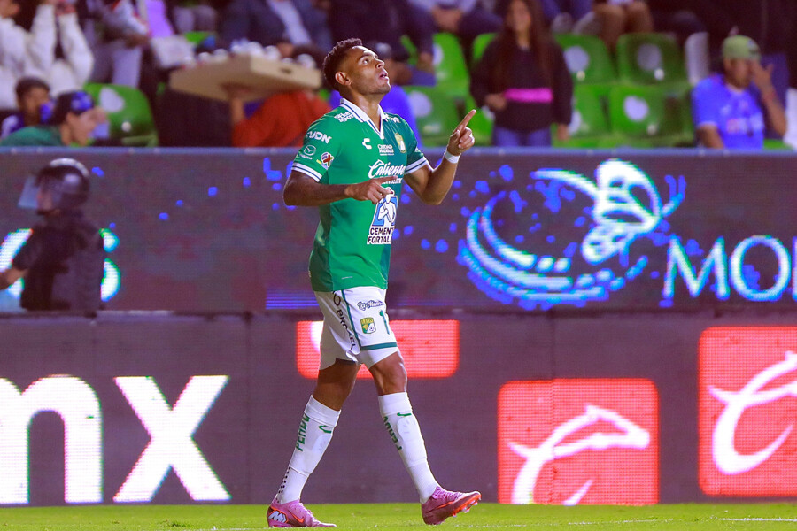 León Secures Convincing Win Over Cruz Azul