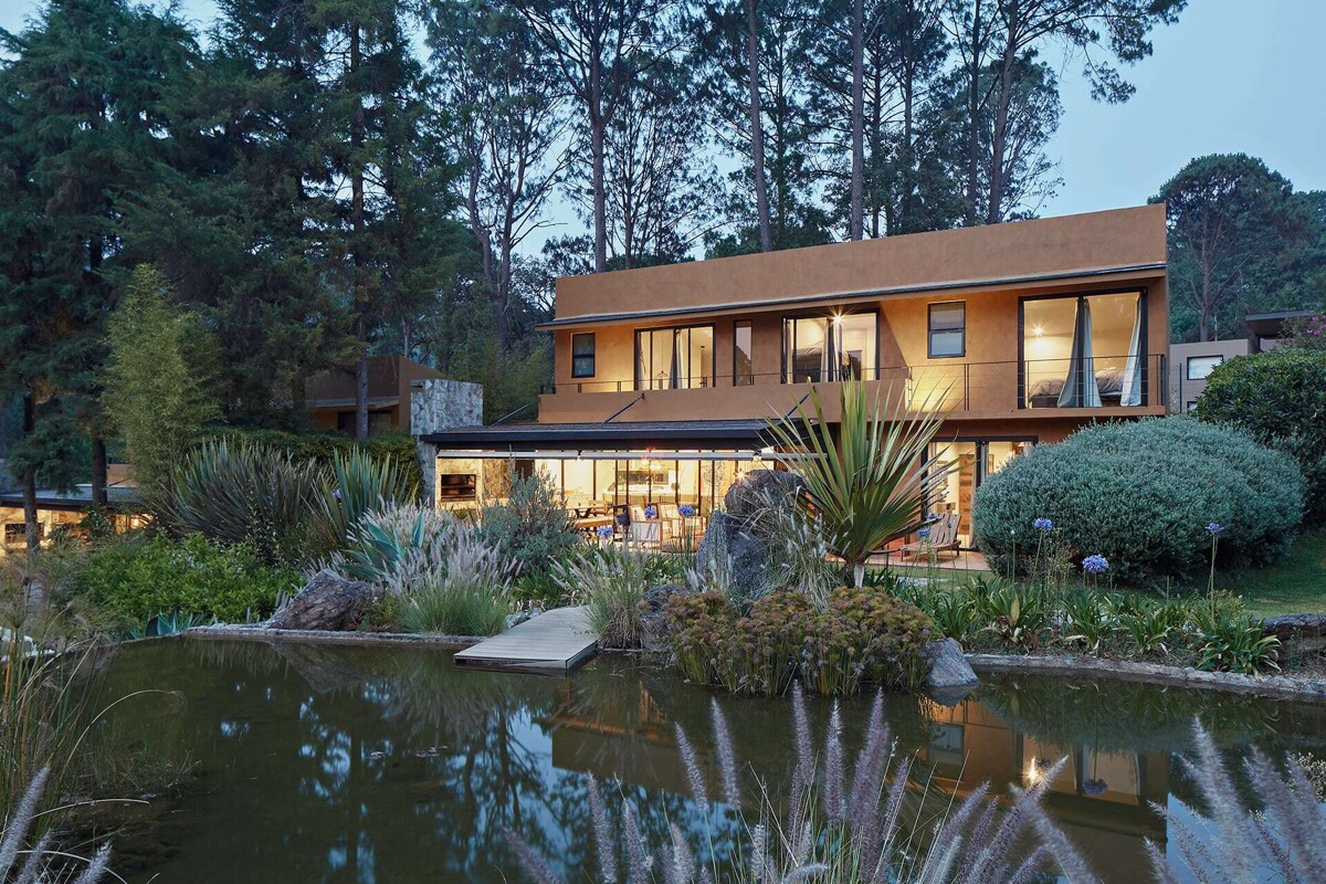 Innovative Sustainable Architecture Leads the Future