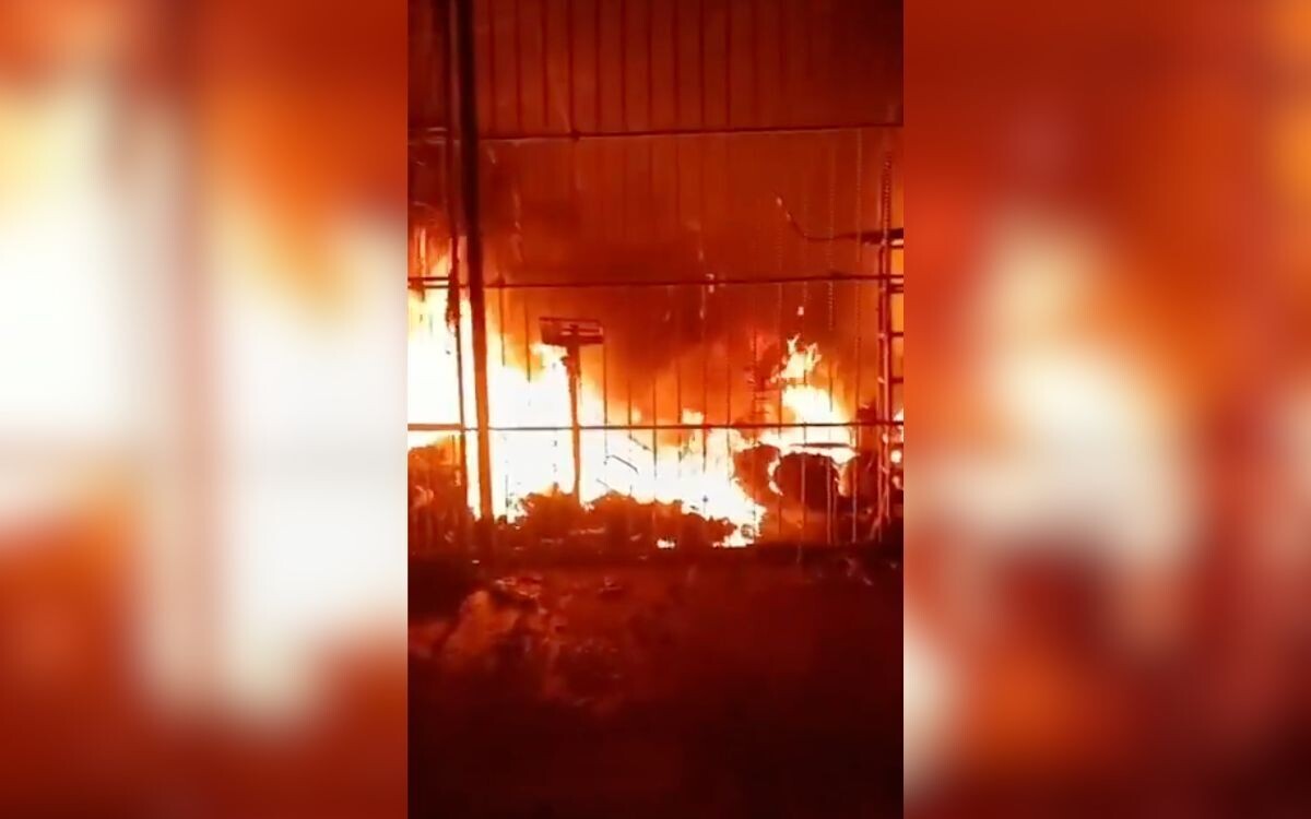 Пожар в автосервисе в Мехико