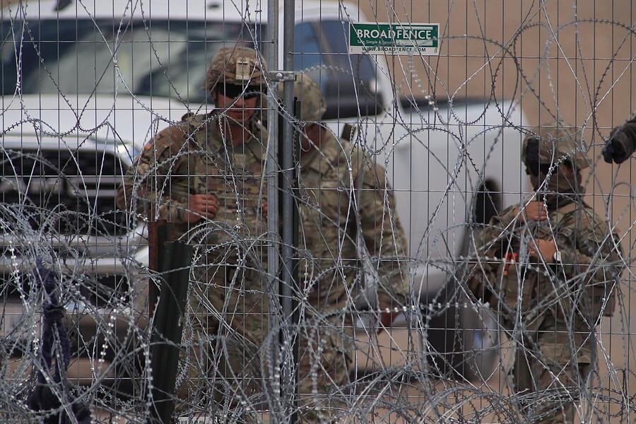Мигранты осуждают увеличение агрессии со стороны нацгвардии Техаса на границе между Мексикой и США