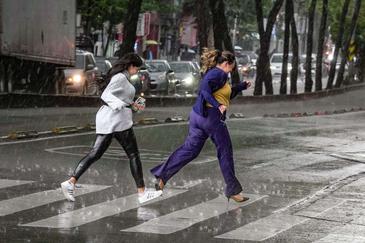 Rain and Strong Winds Expected in Mexico City and State of Mexico