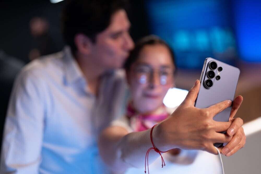 Samsung Unveils New Galaxy S26 Series with AI in Mexico