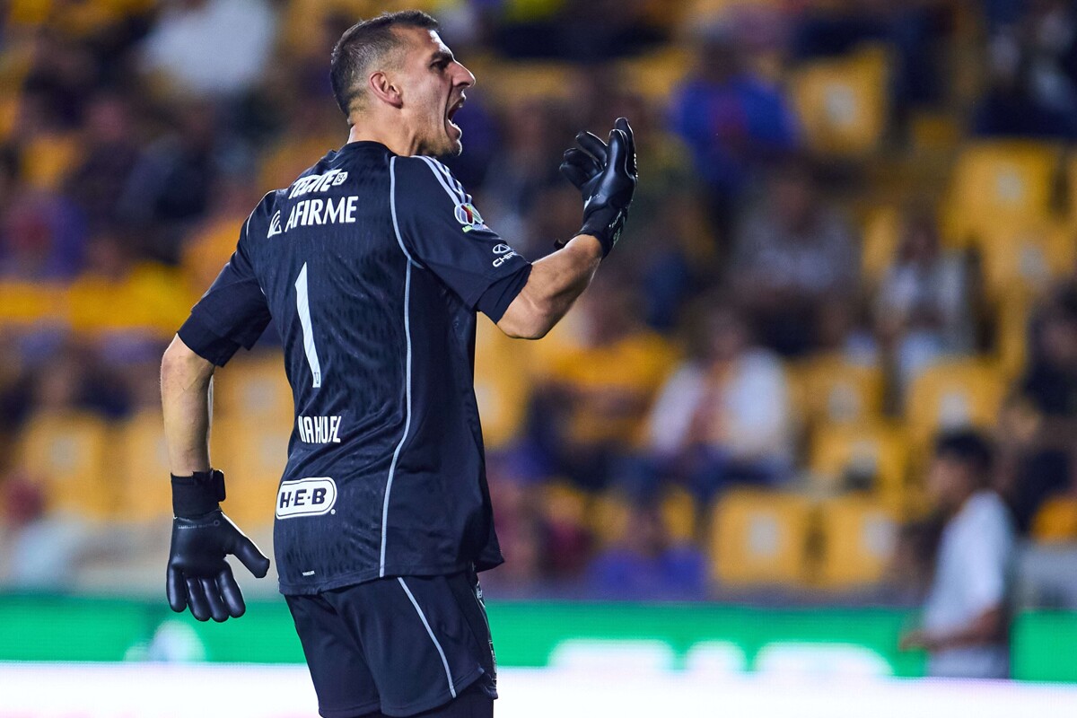 Nahuel Guzmán Faces Fans' Anger After Errors