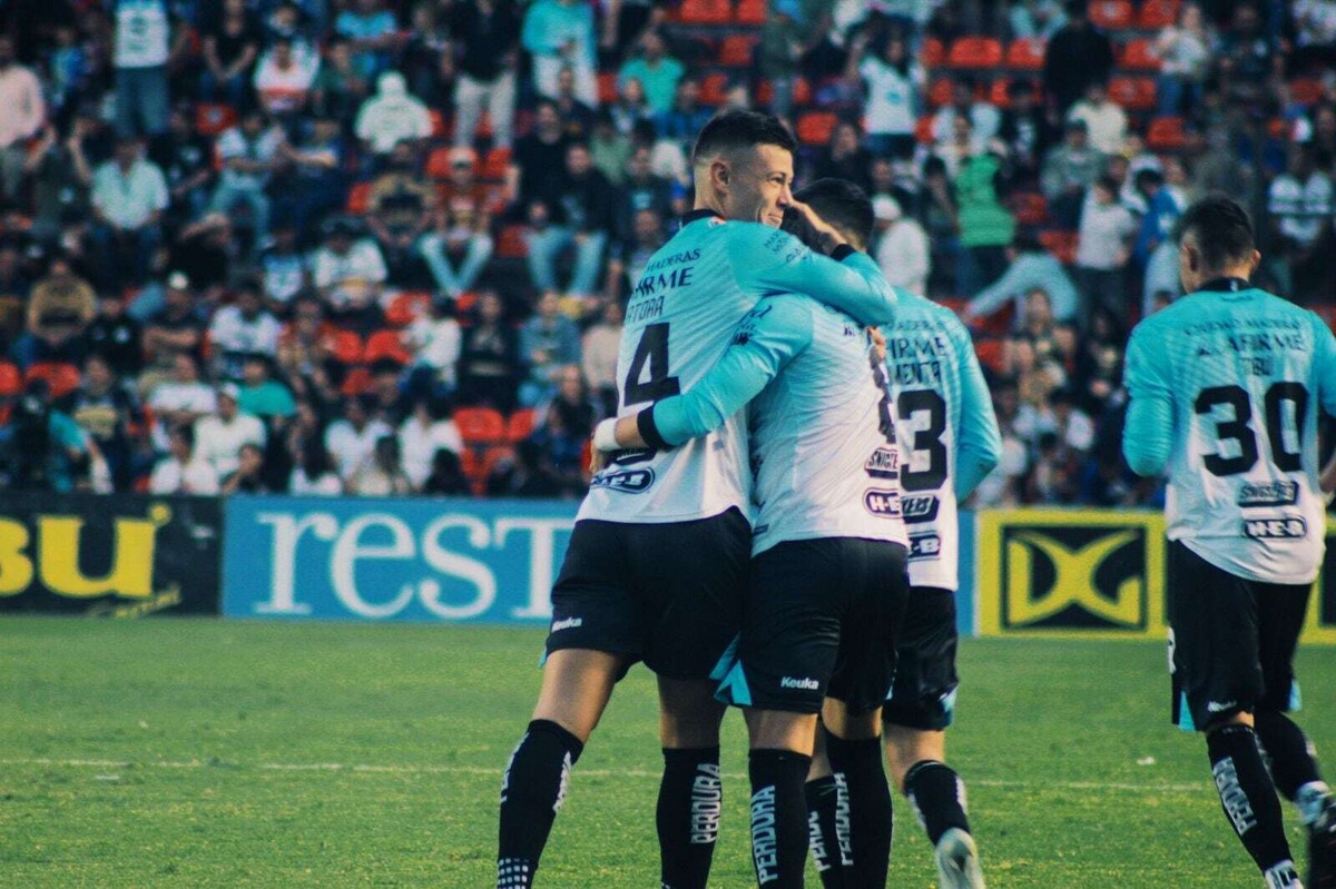 Gallos Celebrates First Victory in Thrilling Match