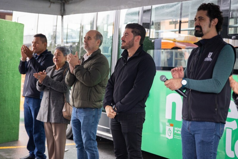 Губернатор Нуэво-Леона защитил свою политику в сфере мобильности