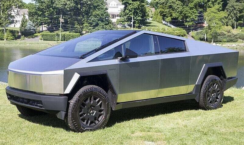 Кража двух Tesla Cybertruck на шоссе