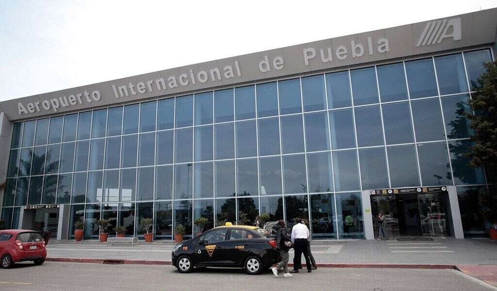 Volcano Alerts Cause Flight Cancellations in Puebla