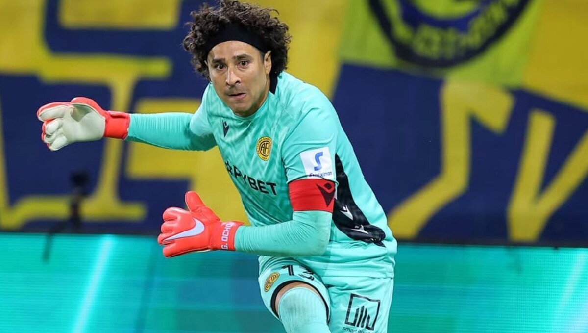 Guillermo Ochoa Debate: Experience vs. New Generation