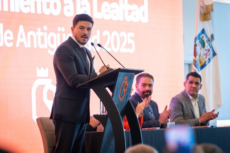 Nuevo León Governor Announces Bonuses for Health Workers