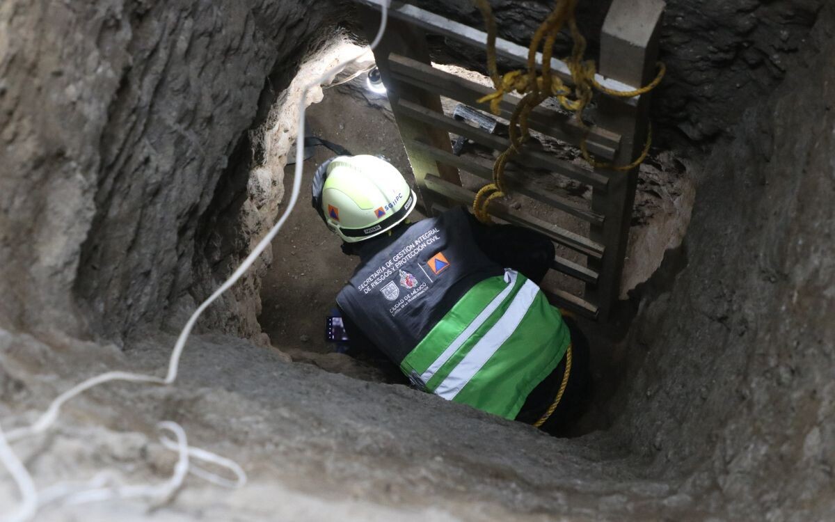 В Мехико обнаружили незаконную врезку в нефтепровод