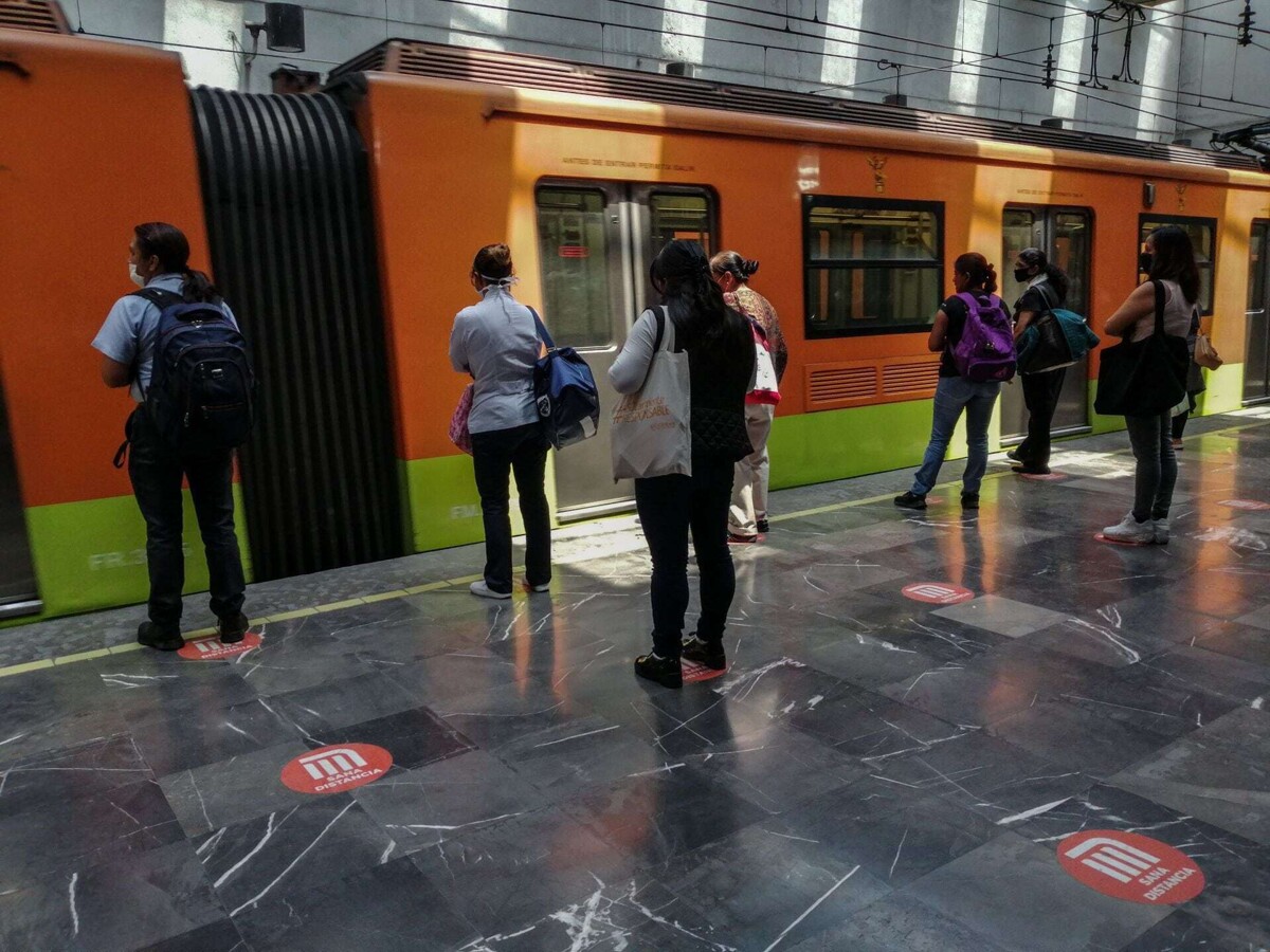 Metro CDMX Faces Major Delays Amid Complaints