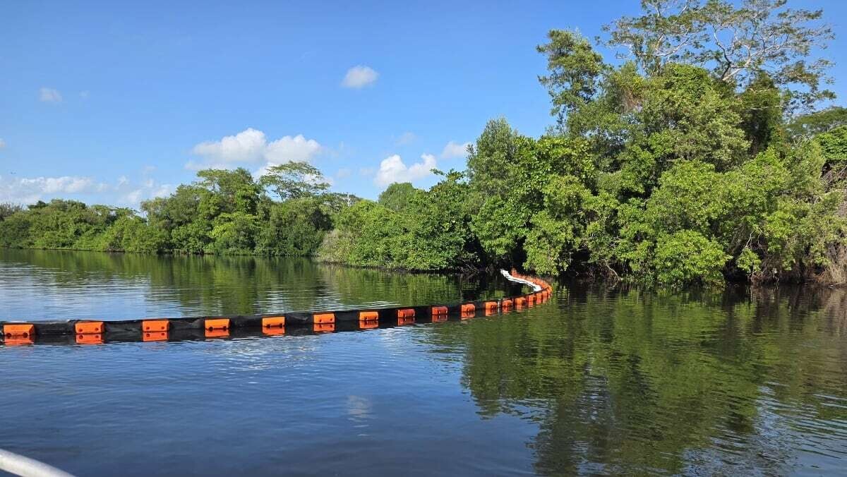 Derrame de hidrocarburos en playas de México