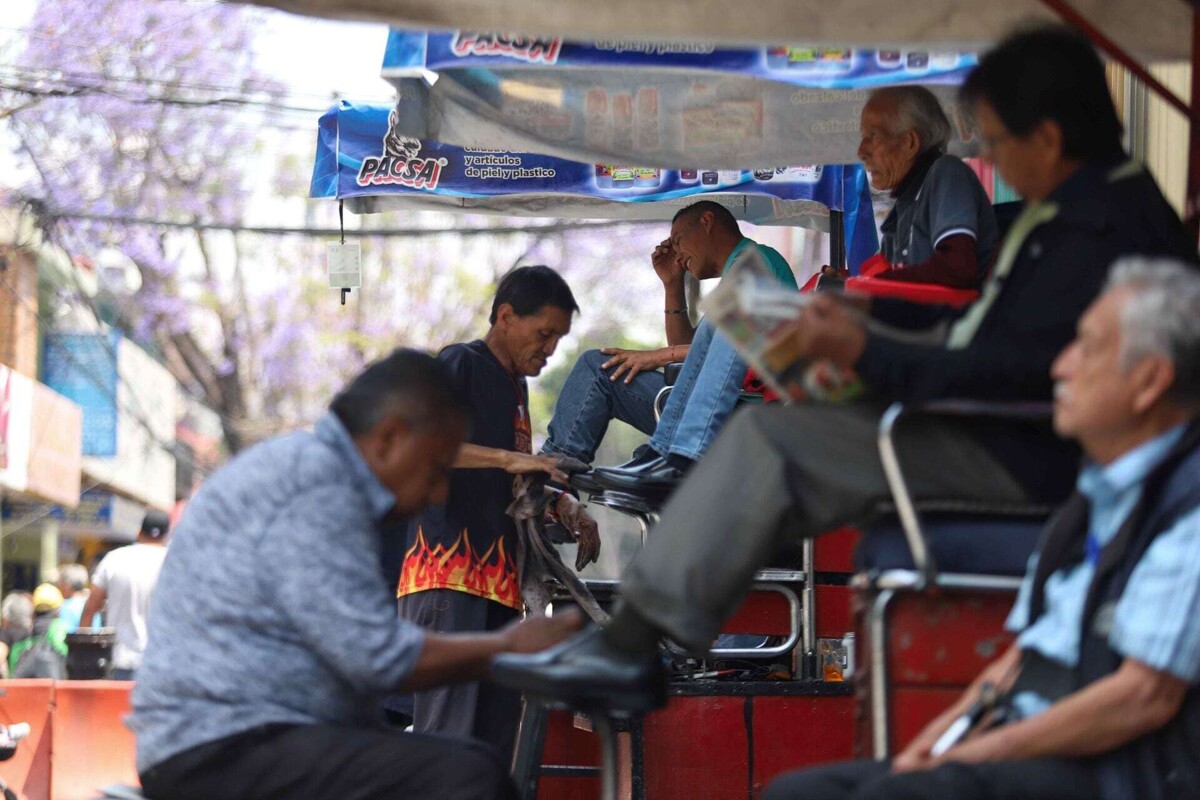 Mexico's Economy: Investment in Decline and Stagnation