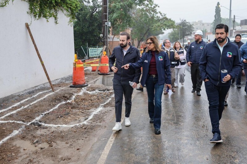 Мэр Сан-Педро-Гарса-Гарсии проверяет ход обновления проспекта Альфонсо Рейеса