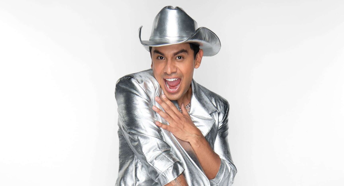 Ricardo Peralta Challenges La Divaza to a Boxing Match