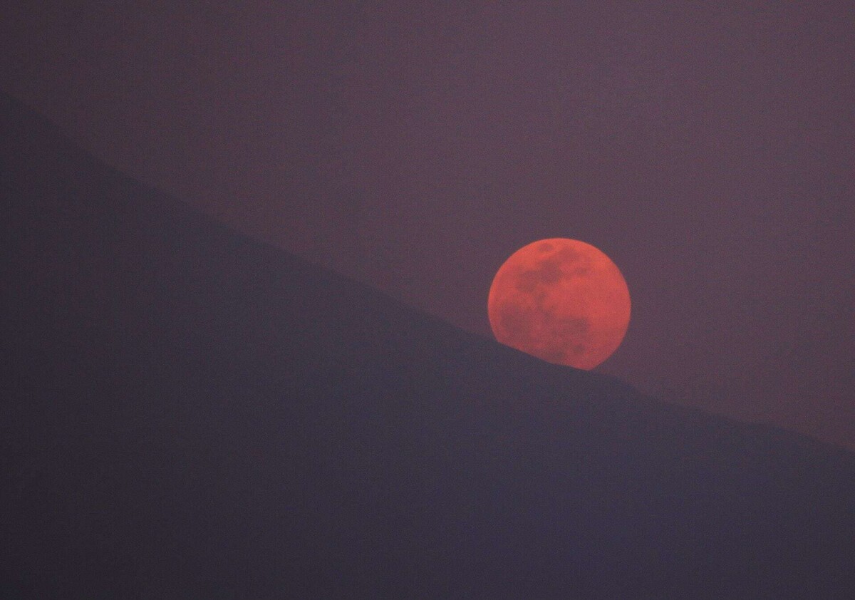 When to See the Pink Moon in Mexico